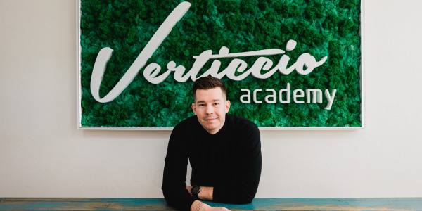 Kávičkári: Lukáš Tóth z pražiarne Verticcio: „Byť mäkký k človeku, ale tvrdý k pravidlám“